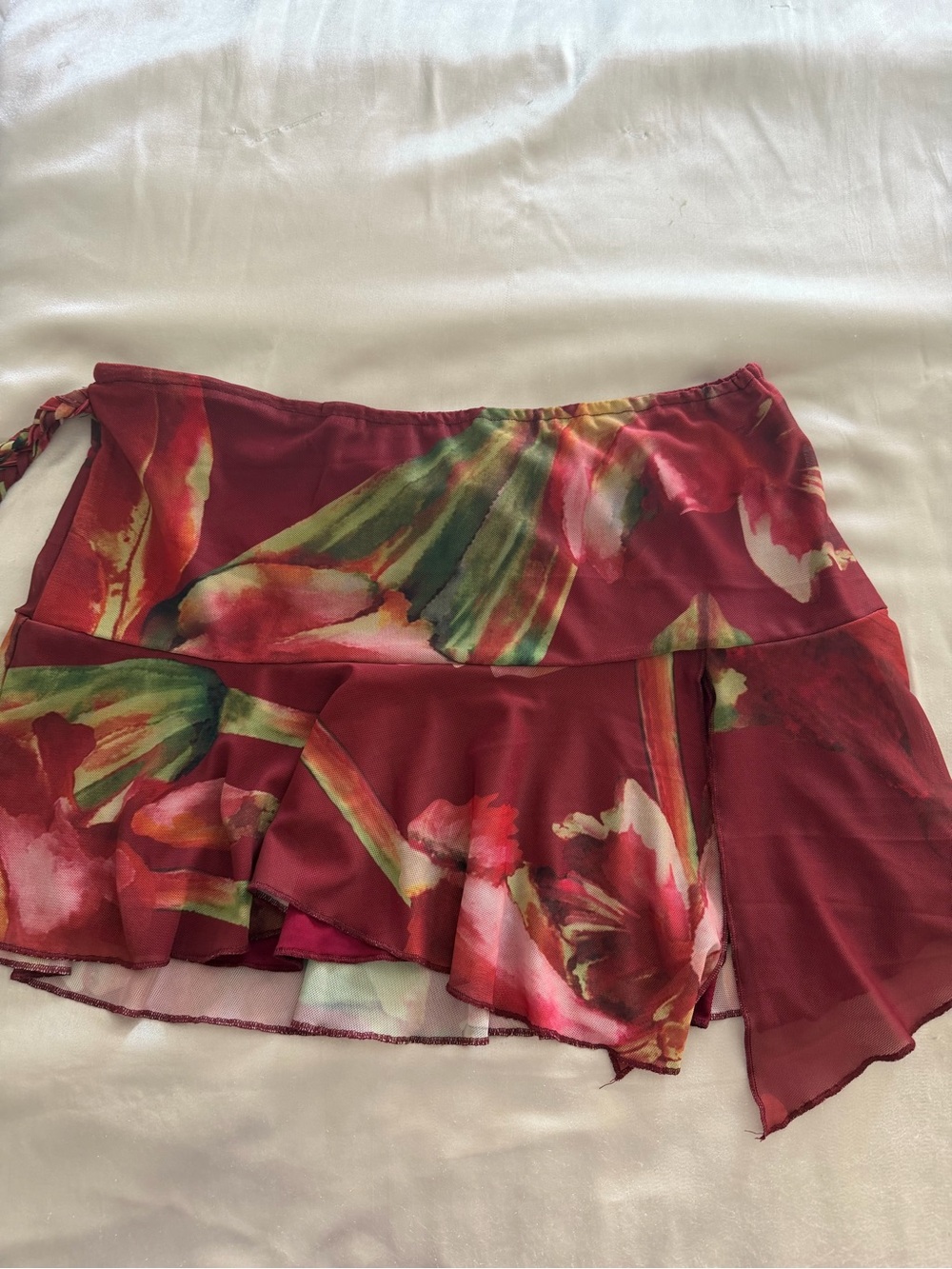 NWT Peppermayo Burgundy Floral Asymmetrical Mini Skort - Picture 6 of 7